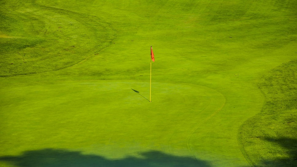 Die schönsten Golfplätze Deutschlands sind für Anfänger und Profis gleichermaßen geeignet.