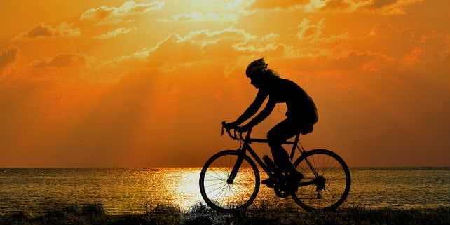 Radfahren am Abend Fahrradtypen Sonnenuntergang